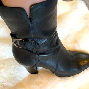 Black Ankle Boots. $4.99 shipping!!!